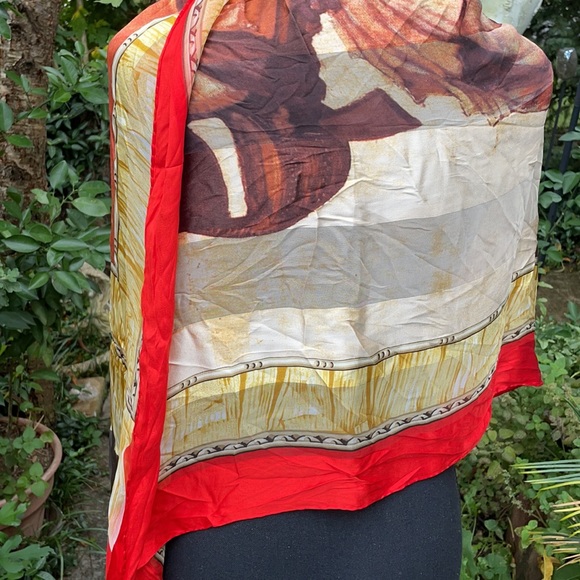 Gianfranco Ferre silk scarf oblong shape, huge - Picture 5 of 8